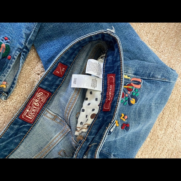 Lucky Brand Ava Embroidered Skinny Jean: Size 26/2 - Picture 6 of 9